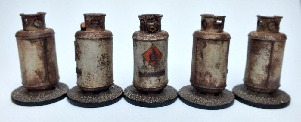 Gas Canisters Cylinders or Propane Tanks - Sprue of 5-Scenery-Photo1-Zinge Industries
